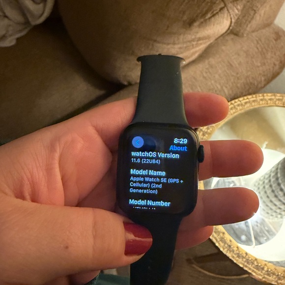 Apple Smartwatch with black band - Picture 5 of 8